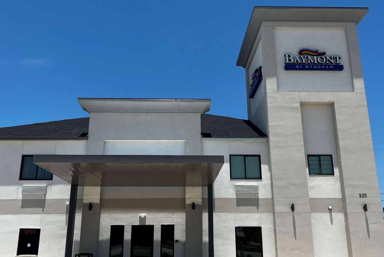 Baymont By Wyndham Freeport Texas Hotel Exterior photo